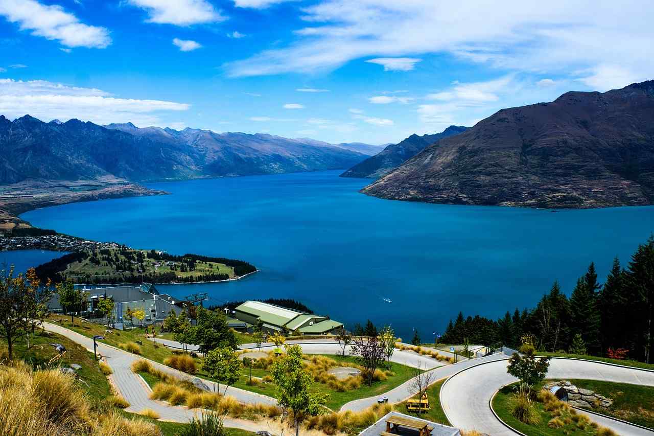 Best Auckland To Queenstown Road Trip: 10-Day Itinerary